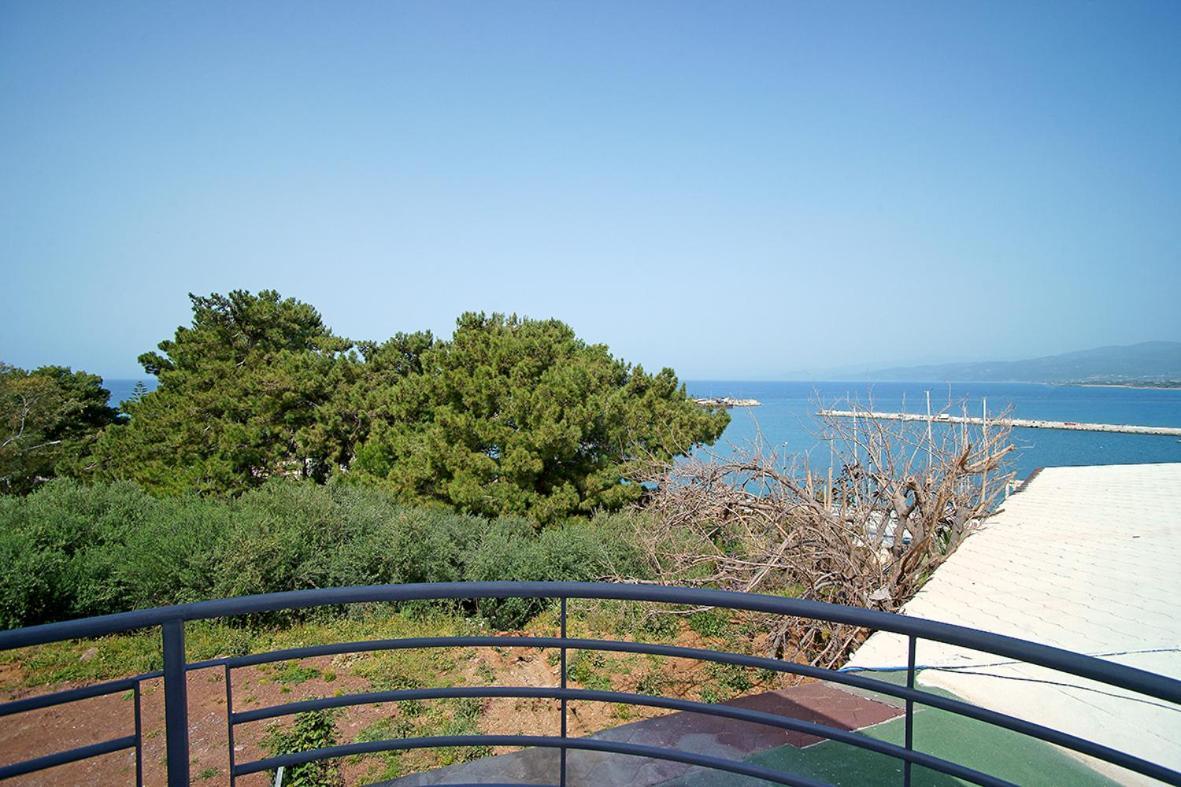 Karnagio Rooms Kyparissia Bagian luar foto