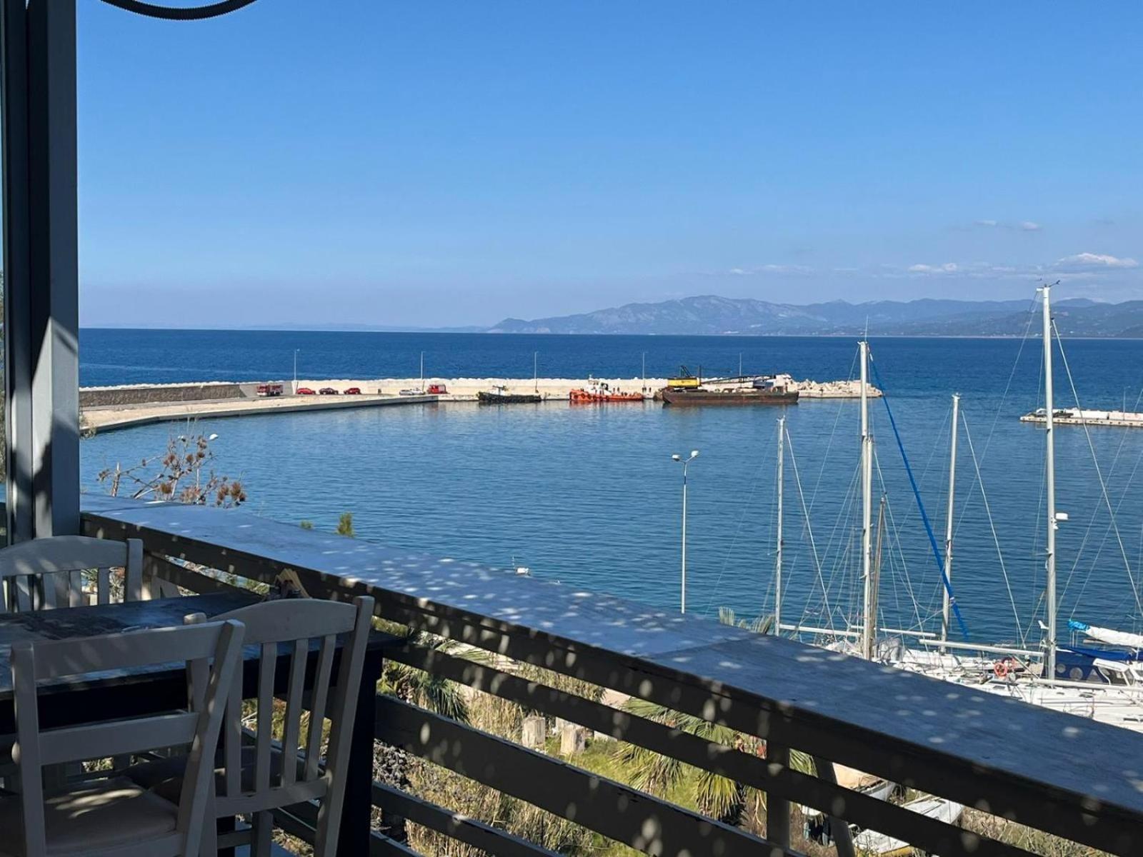 Karnagio Rooms Kyparissia Bagian luar foto