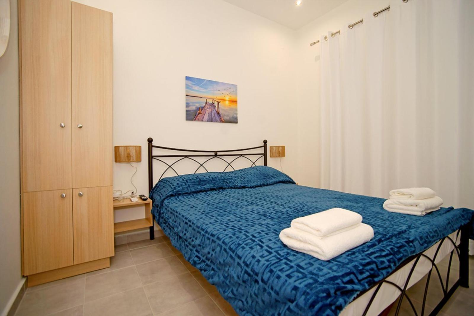 Karnagio Rooms Kyparissia Bagian luar foto